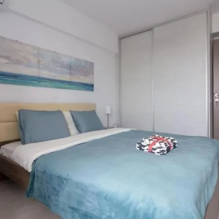 New Spacious Apartment Located In Piraeus Exterior photo