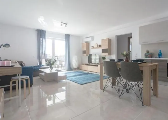 New Spacious Apartment Located In Piraeus