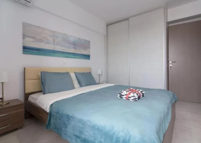 New Spacious Apartment Located In Piraeus