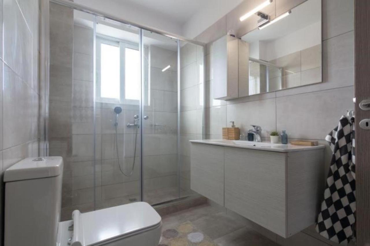 Apartment New Spacious Located In *